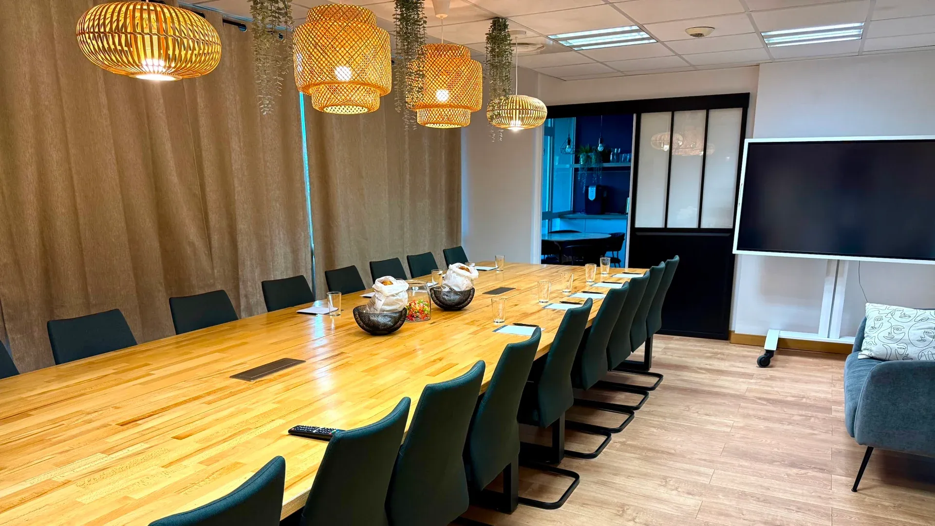 Concept de la salle de réunion et de l'espace de coworking Meeting Room
